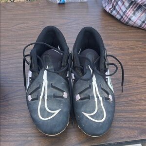Nike Black and White Sports Shoes